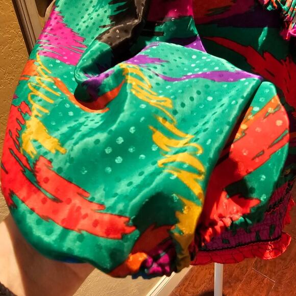 Vintage 1980s Assorti Blouse S Bold Abstract Ruffle Puff Sleeve Smocked Waist - Picture 8 of 9